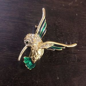 Women's Gold Tone & Green Enamel Hummingbird Brooch Pin Size OS